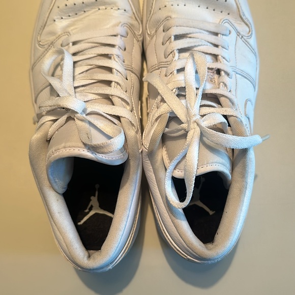 Air Jordan 1 Low Triple White 10 - Picture 6 of 7